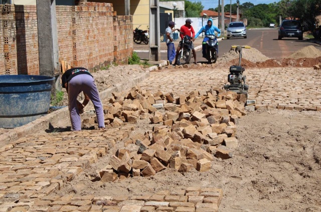 Prefeitura inicia mais uma etapa de pavimentação em Nossa Senhora de Nazaré (PI)